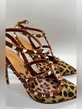 Valentino Leopard Print Rockstud Pointed Toe Heels -size 38. 4 inches